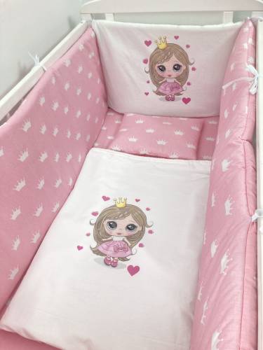 Lenjerie de patut bebelusi personalizata imprimata 120x60 cm printesa cu coronite albe pe roz